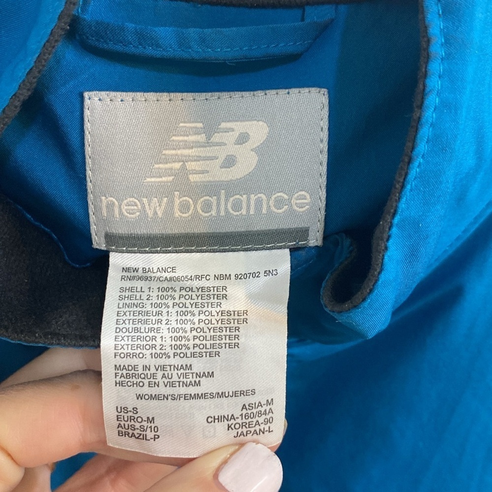 New Balance Turquoise Running Hiking Jacket Coat Women’s Size Small Reflective - Picture 2 of 8